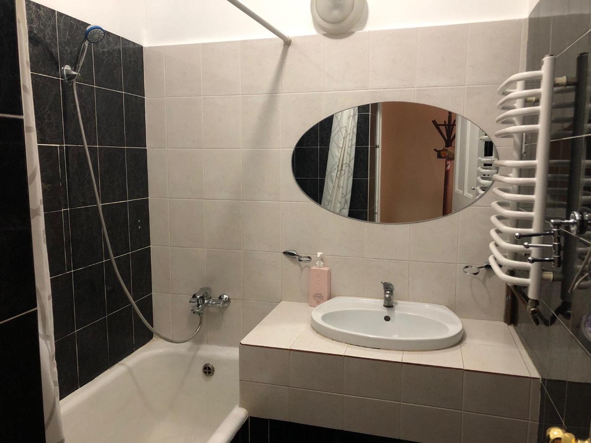 Guest Rooms Lviv Ngoại thất bức ảnh