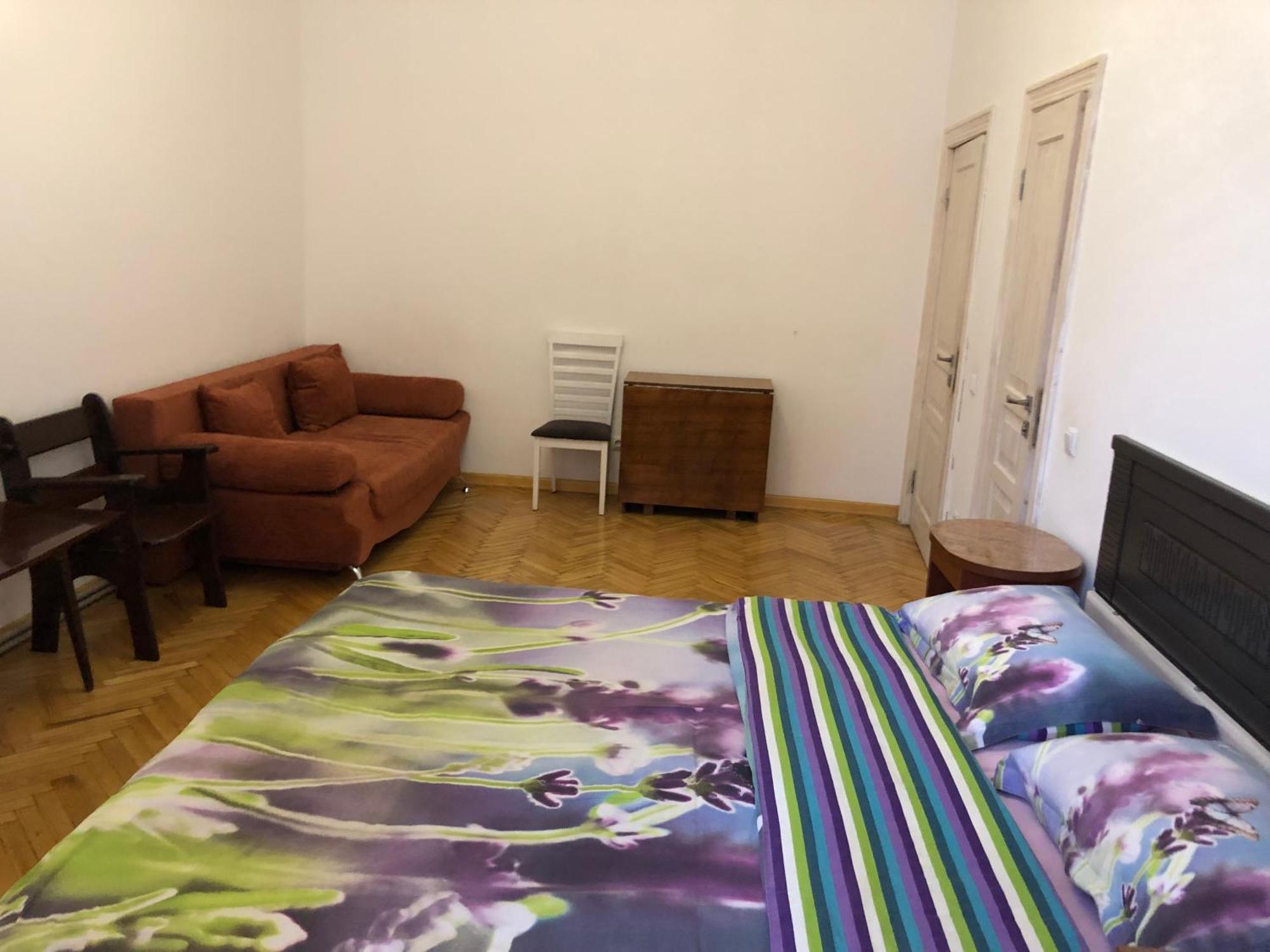 Guest Rooms Lviv Ngoại thất bức ảnh