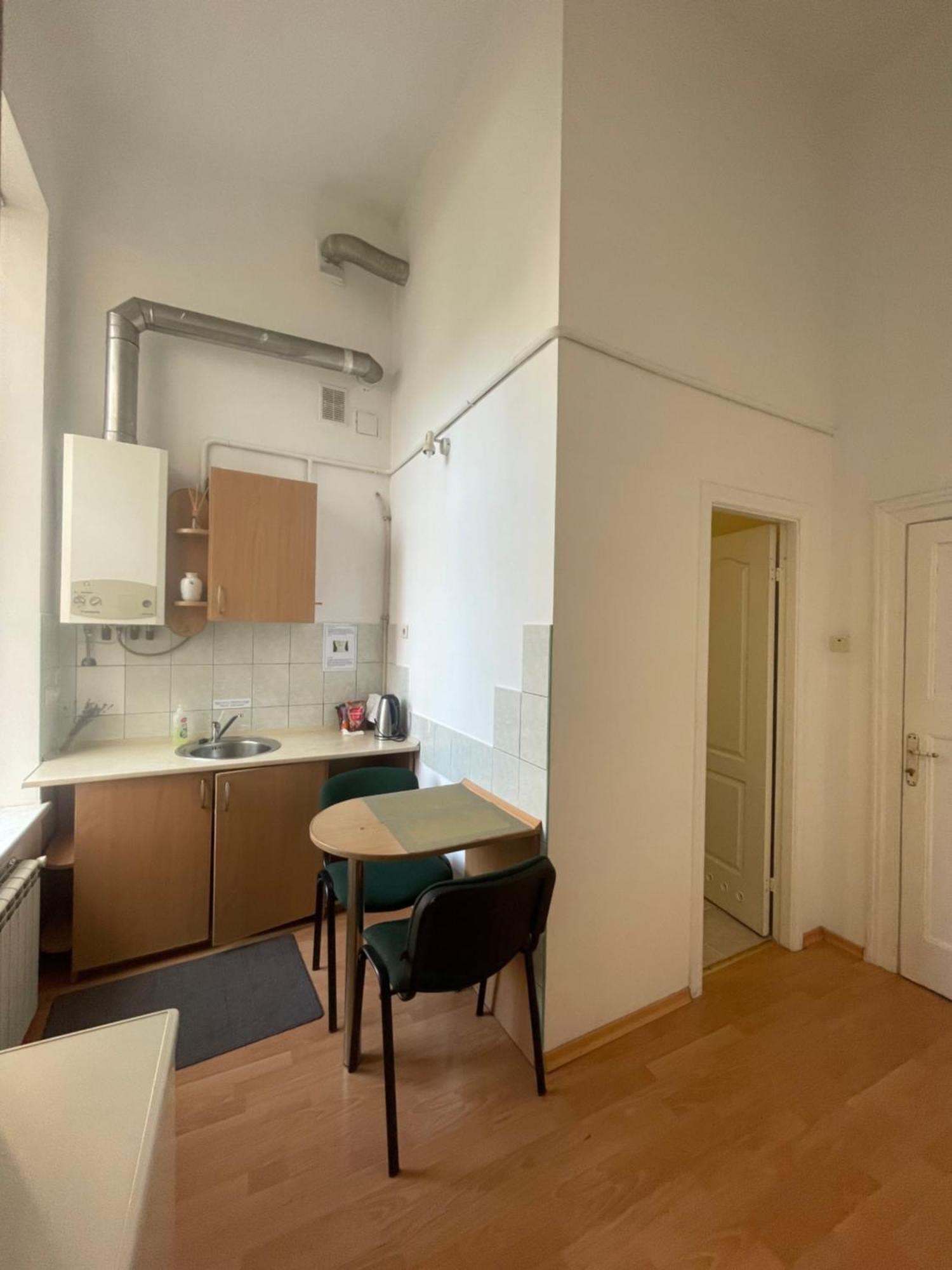 Guest Rooms Lviv Ngoại thất bức ảnh