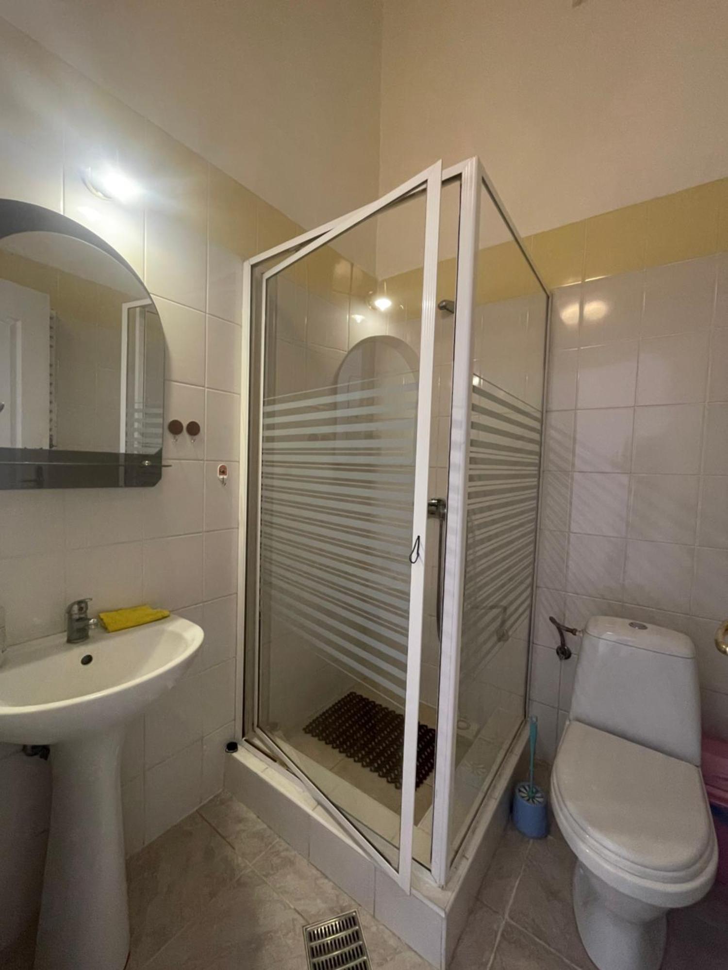 Guest Rooms Lviv Ngoại thất bức ảnh