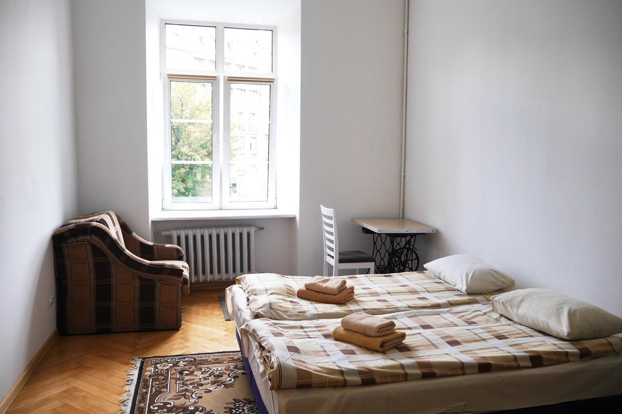 Guest Rooms Lviv Ngoại thất bức ảnh